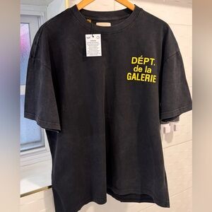 Gallery DEPT Black T-Shirt with Yellow Print
Vintage black oversized